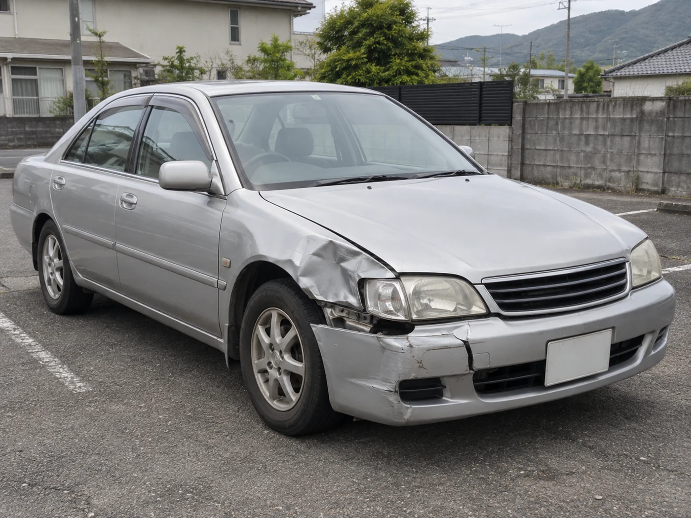 フロント部分に損傷のある車の説明用イメージ